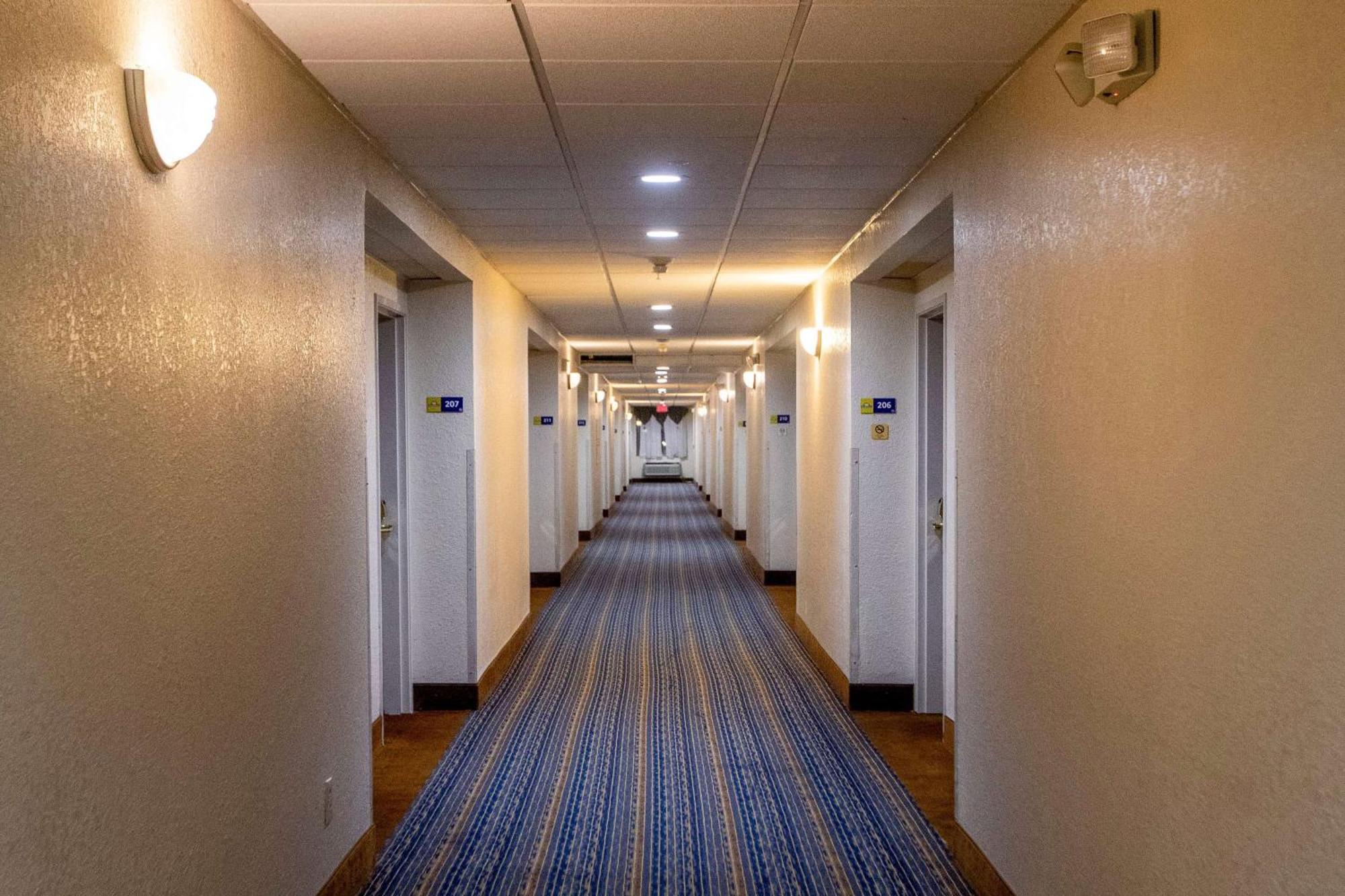 Days Inn & Suites By Wyndham Houston North/Aldine Exterior foto